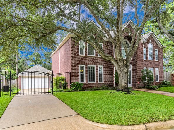902 Fairgate Drive, Houston TX 77094