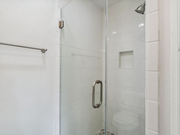 6038 Woodbrook Lane, Houston TX 77008