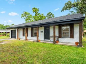 6038 Woodbrook Lane, Houston TX 77008