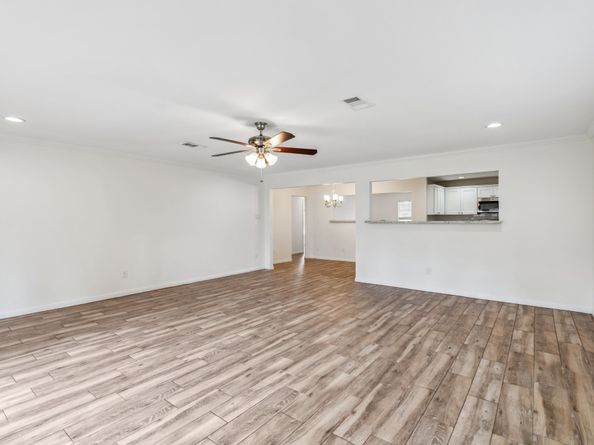 6038 Woodbrook Lane, Houston TX 77008