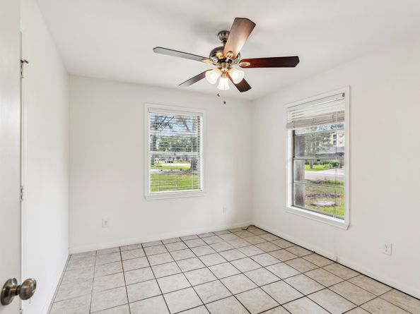 6038 Woodbrook Lane, Houston TX 77008