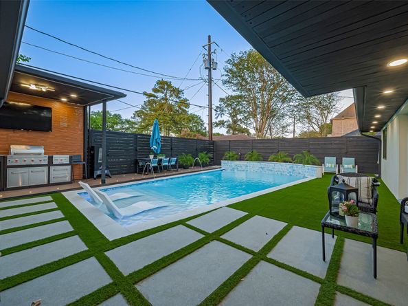 4434 Sarong Drive, Houston TX 77096