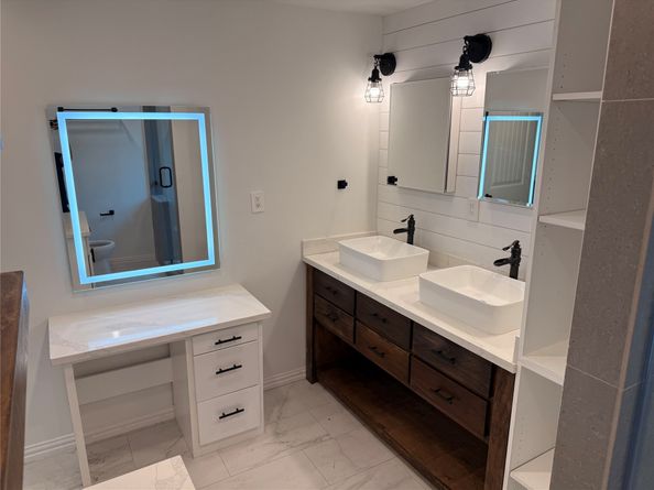 2044 Des Jardines Street, Houston TX 77023