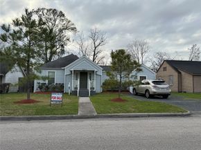 2044 Des Jardines Street, Houston TX 77023