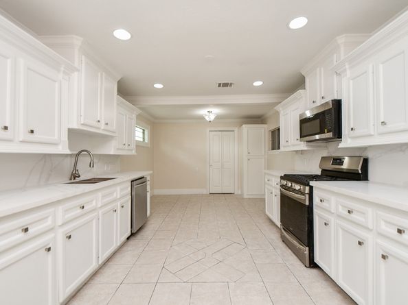44 Farrell Street, Houston TX 77022
