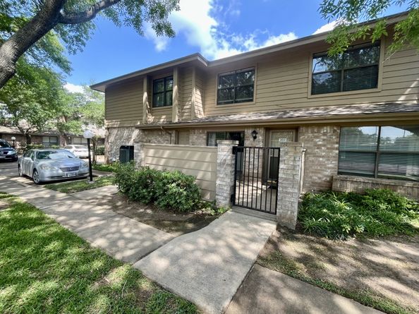 2711 Grants Lake Boulevard 203, Sugar Land TX 77479