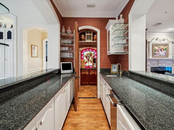 10911 Kemwood Drive, Houston TX 77024