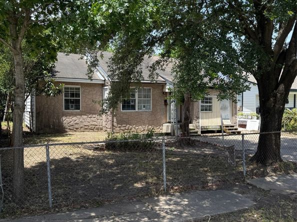 1130 Hoffman Street, Houston TX 77020