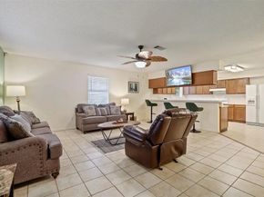 9011 Tavenor Ln, Houston TX 77075
