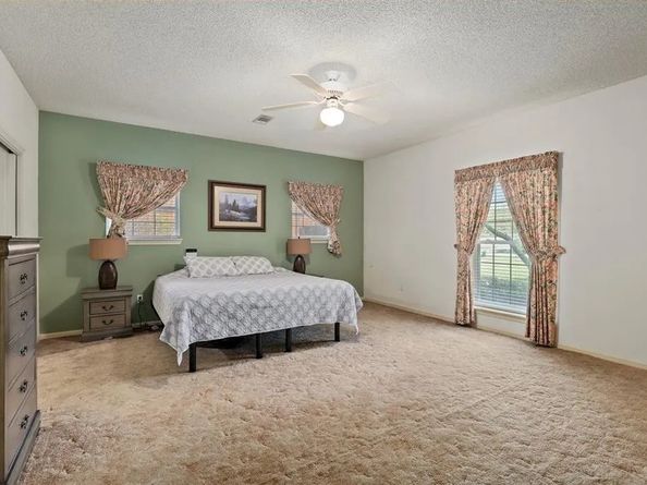 9011 Tavenor Ln, Houston TX 77075