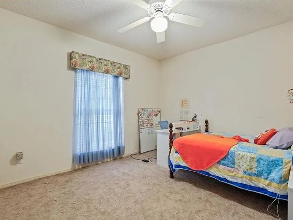 9011 Tavenor Ln, Houston TX 77075