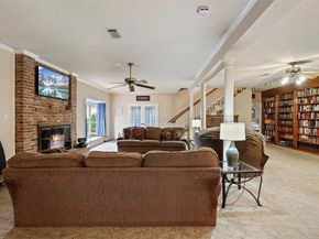 9011 Tavenor Ln, Houston TX 77075