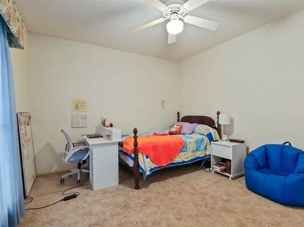 9011 Tavenor Ln, Houston TX 77075
