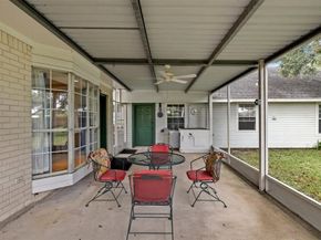 9011 Tavenor Ln, Houston TX 77075