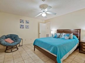 9011 Tavenor Ln, Houston TX 77075