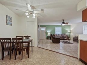 9011 Tavenor Ln, Houston TX 77075