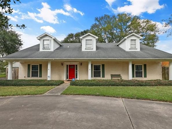 9011 Tavenor Ln, Houston TX 77075