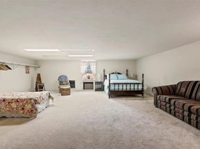 9011 Tavenor Ln, Houston TX 77075