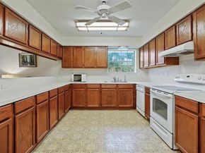 9011 Tavenor Ln, Houston TX 77075