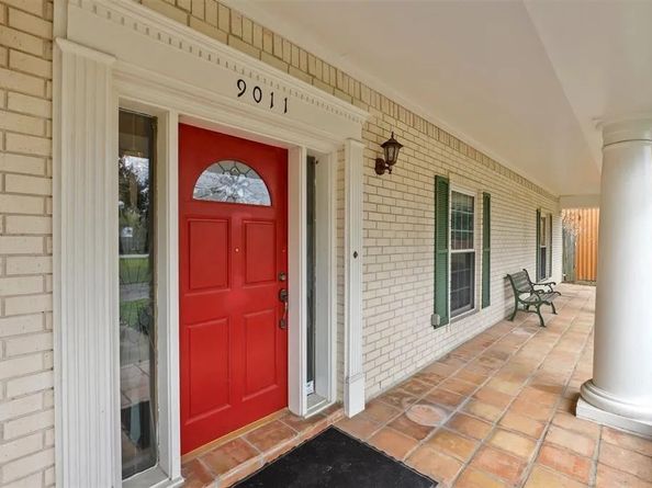 9011 Tavenor Ln, Houston TX 77075