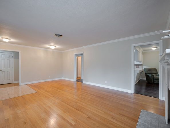 5411 Spellman Road, Houston TX 77096