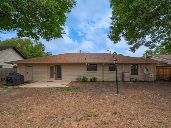 5411 Spellman Road, Houston TX 77096