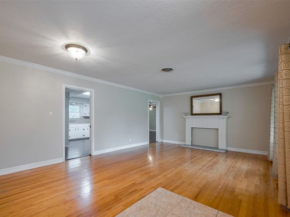 5411 Spellman Road, Houston TX 77096