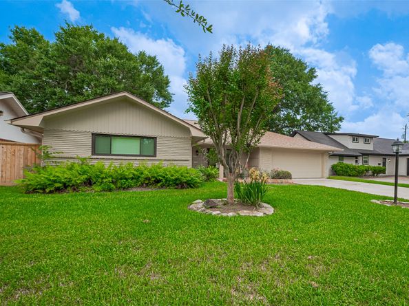 5411 Spellman Road, Houston TX 77096