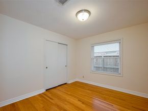 5411 Spellman Road, Houston TX 77096