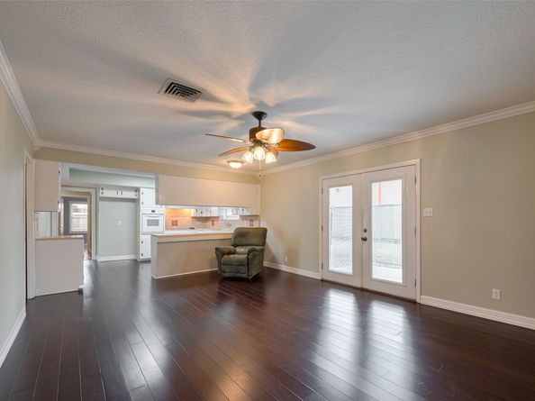 5411 Spellman Road, Houston TX 77096