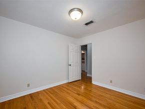 5411 Spellman Road, Houston TX 77096