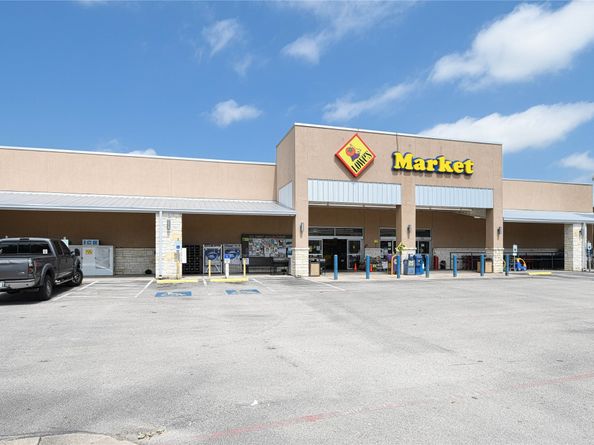 565 Demarett Drive, Point Venture TX 78645