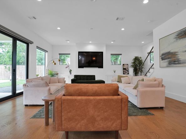 9115 Hammerly Boulevard, Houston TX 77080