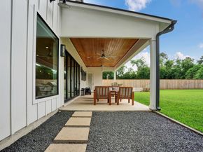 9115 Hammerly Boulevard, Houston TX 77080