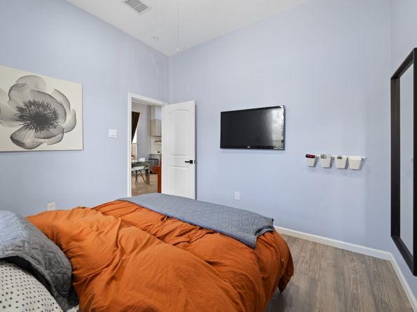 5005 Brady Street, Houston TX 77011