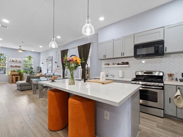 5005 Brady Street, Houston TX 77011