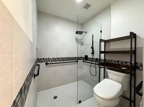 5005 Brady Street, Houston TX 77011