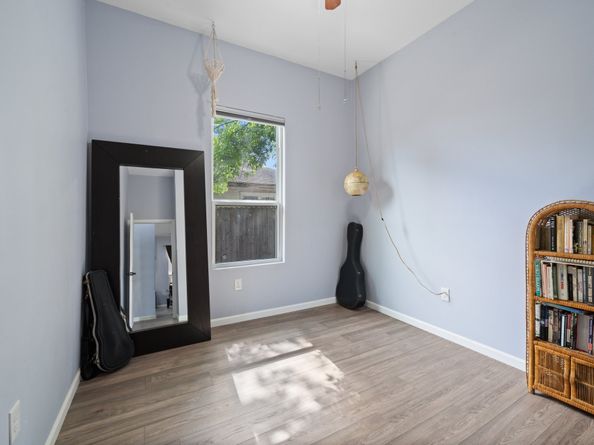 5005 Brady Street, Houston TX 77011