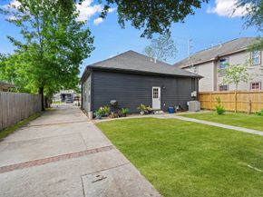 5005 Brady Street, Houston TX 77011