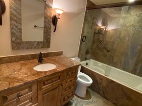 14 Greenway Plaza 13R, Houston TX 77046