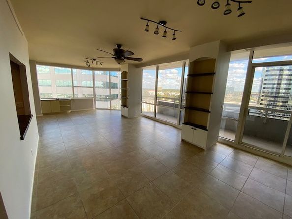 14 Greenway Plaza 13R, Houston TX 77046
