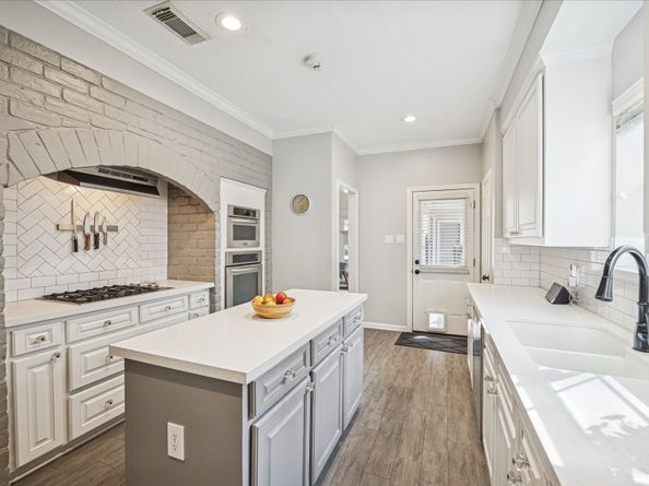 11415 Del Monte Drive, Houston TX 77077