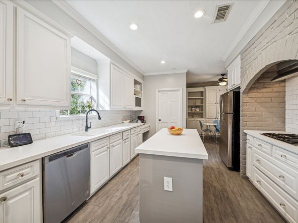 11415 Del Monte Drive, Houston TX 77077