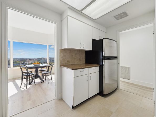 2001 Holcombe Boulevard 1905, Houston TX 77030