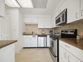 2001 Holcombe Boulevard 1905, Houston TX 77030