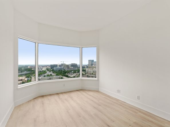 2001 Holcombe Boulevard 1905, Houston TX 77030