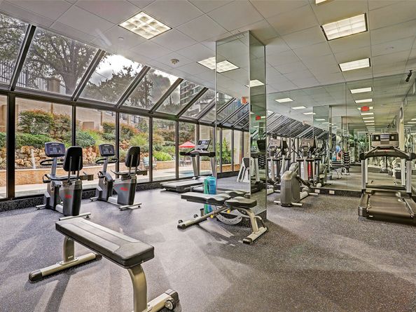 2001 Holcombe Boulevard 1905, Houston TX 77030