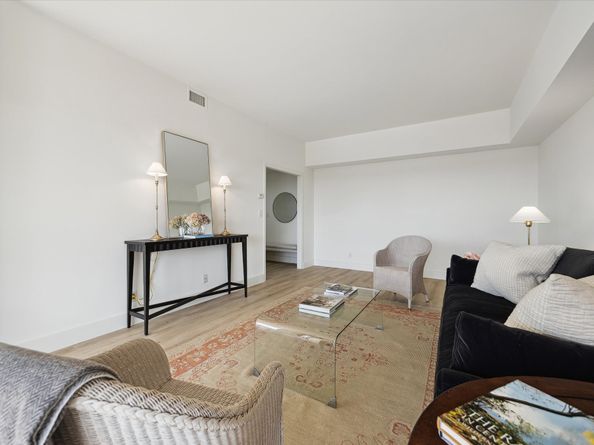 2001 Holcombe Boulevard 1905, Houston TX 77030