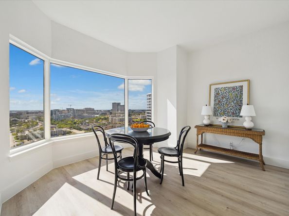 2001 Holcombe Boulevard 1905, Houston TX 77030