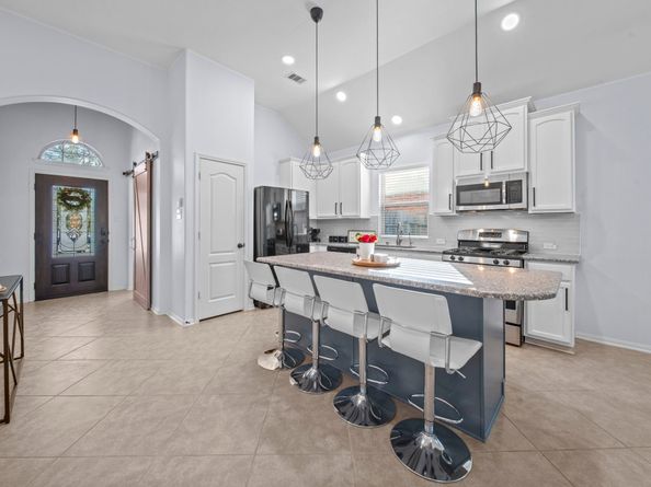 2611 Winding Creek Way, Conroe TX 77385